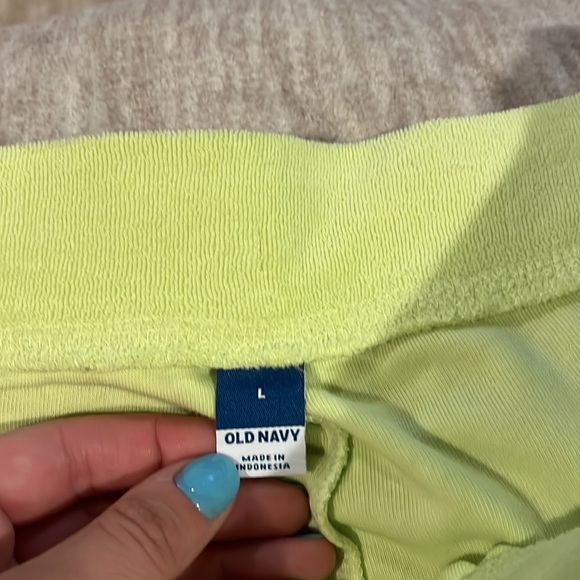 Old Navy Terry Cloth Shorts - Picture 3 of 4